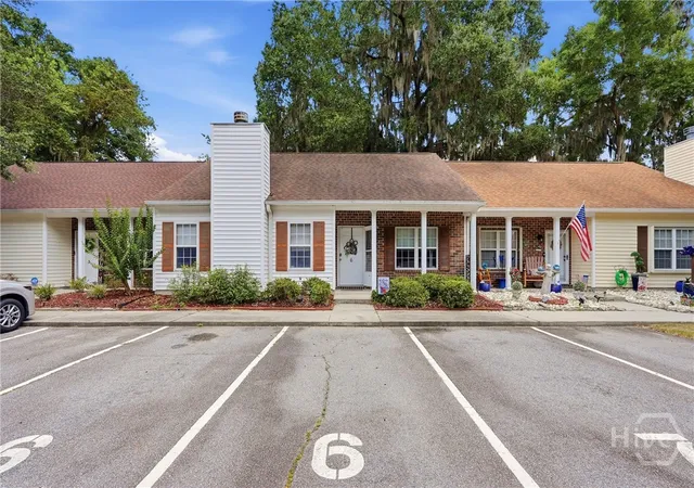 Photo 3 of Townhouse for sale at 6 Chaintree Dr, Savannah, GA 31419 | MLS# SA360196 | Listing updated on 2026-10-09