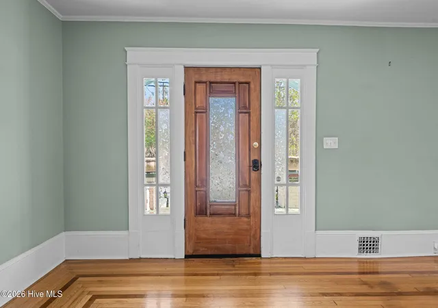 Photo 3 of Single family home for sale at 411 George St, New Bern, NC 28560 | MLS# 100576250 | Listing updated on 2026-08-18