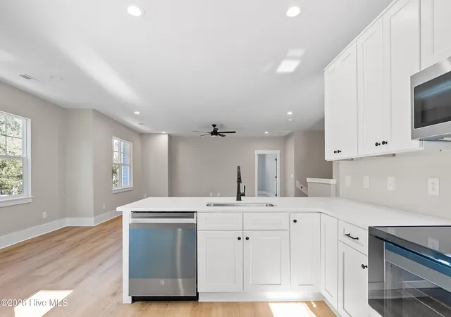 Photo 3 of Townhouse for sale at 4926 Oleander Dr #D, Wilmington, NC 28403 | MLS# 100566285 | Listing updated on 2026-08-18