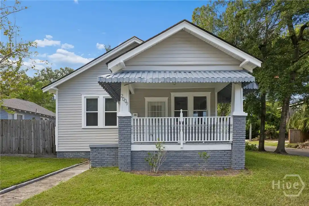 Photo 1 of Single family home for sale at 2009 Atlantic Ave, Savannah, GA 31401 | MLS# SA365726 | Listing updated on 2026-10-06