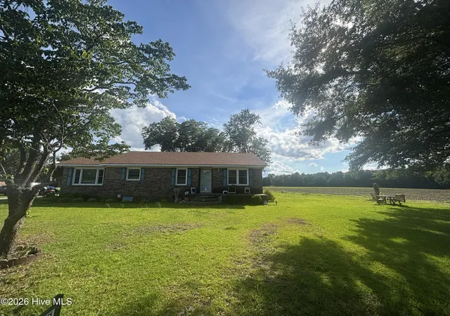 Photo 2 of Single family home for sale at 4086 Collins Dr, Lumberton, NC 28358 | MLS# 100581959 | Listing updated on 2026-08-18