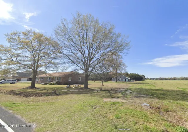 Photo 4 of Single family home for sale at 4086 Collins Dr, Lumberton, NC 28358 | MLS# 100581959 | Listing updated on 2026-08-18