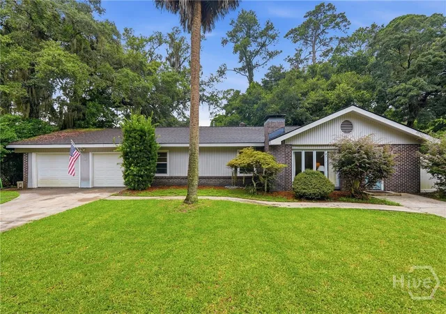 Photo 3 of Single family home for sale at 33 Romney Pl, Savannah, GA 31406 | MLS# SA361925 | Listing updated on 2026-09-13