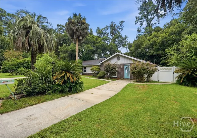 Photo 4 of Single family home for sale at 33 Romney Pl, Savannah, GA 31406 | MLS# SA361925 | Listing updated on 2026-09-13