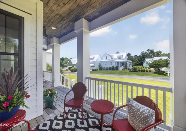 Photo 4 of Single family home for sale at 410 Sunrise Ct, Emerald Isle, NC 28594 | MLS# 100577576 | Listing updated on 2026-08-18