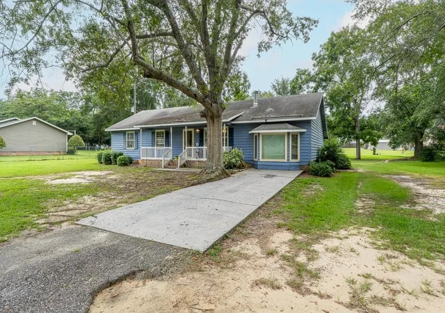Homes for sale in Barnwell, SC | 240 Camelia St, Barnwell, SC 29812 | MLS# 98201535