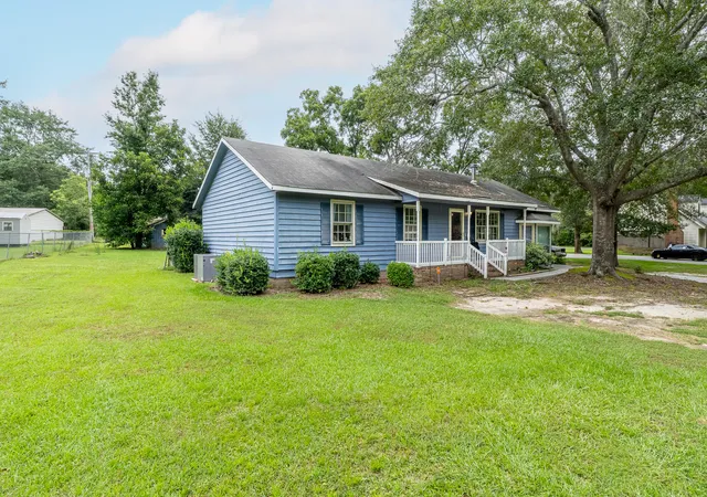 Homes for sale in Barnwell, SC | 240 Camelia St, Barnwell, SC 29812 | MLS# 98201535