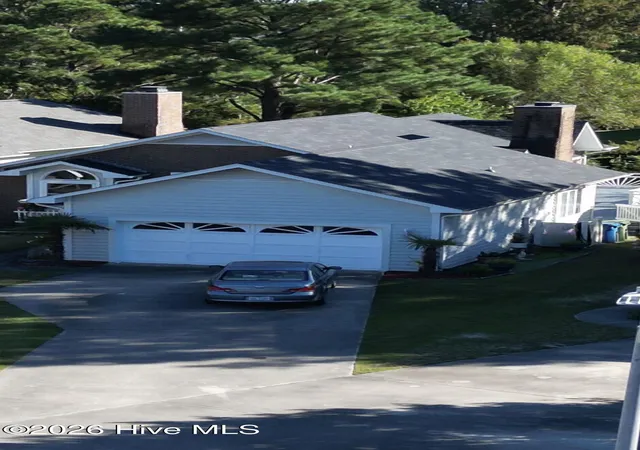Photo 1 of Single family home for sale at 3721 Sand Trap Ct, Wilmington, NC 28412 | MLS# 100536820 | Listing updated on 2026-09-10