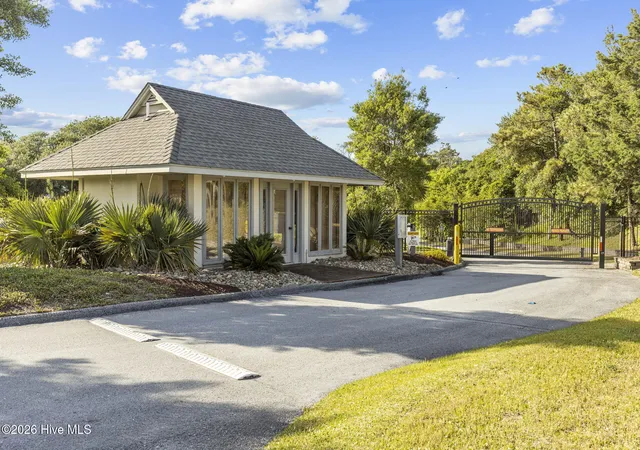 2nd image of 8713 Plantation Dr, Emerald Isle, NC 28594