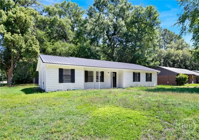 Photo 2 of Single family home for sale at 700 Thornwood Way, Hinesville, GA 31313 | MLS# SA356268 | Listing updated on 2026-07-07