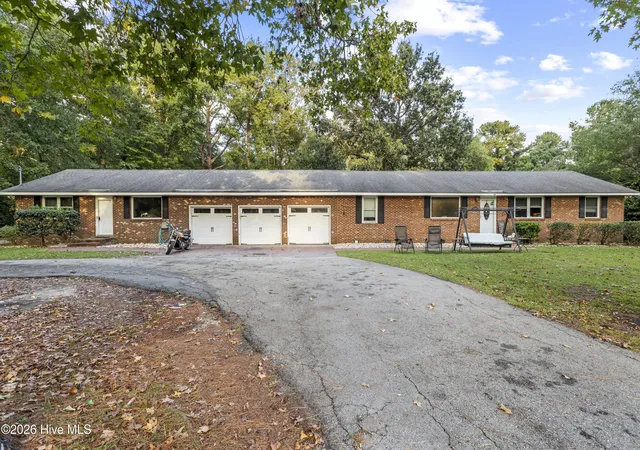 Homes for sale in Hubert, NC | 126 Parkertown Rd, Hubert, NC 28539 | MLS# 100588824