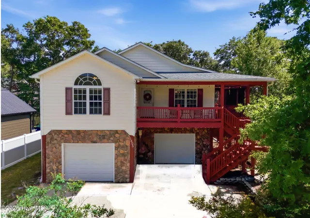 Photo 1 of Single family home for sale at 1805 W Oak Is Dr, Oak Island, NC 28465 | MLS# 100593187 | Listing updated on 2026-08-18