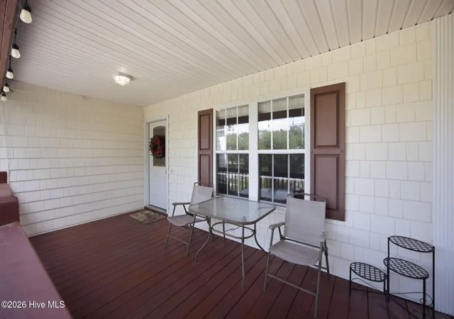 Photo 5 of Single family home for sale at 1805 W Oak Is Dr, Oak Island, NC 28465 | MLS# 100593187 | Listing updated on 2026-08-18