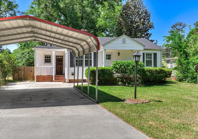 Photo 3 of Single family home for sale at 834 Ann St, Augusta, GA 30904 | MLS# 98256803 | Listing updated on 2026-09-08
