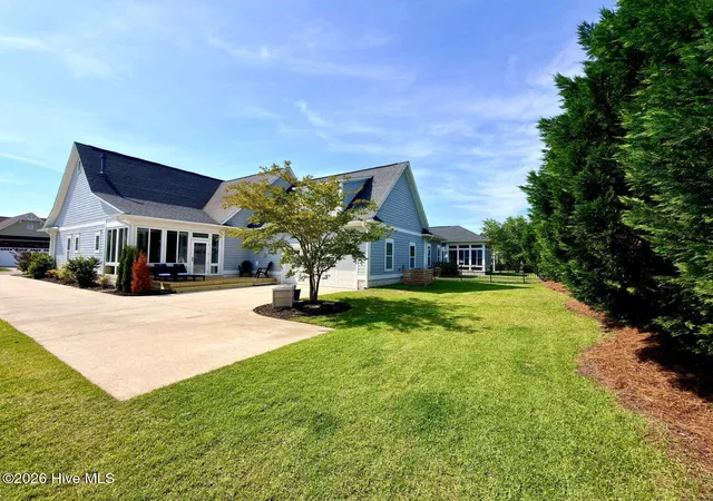 Photo 3 of Single family home for sale at 5225 Leisure Cir, Wilmington, NC 28409 | MLS# 100581232 | Listing updated on 2026-08-18