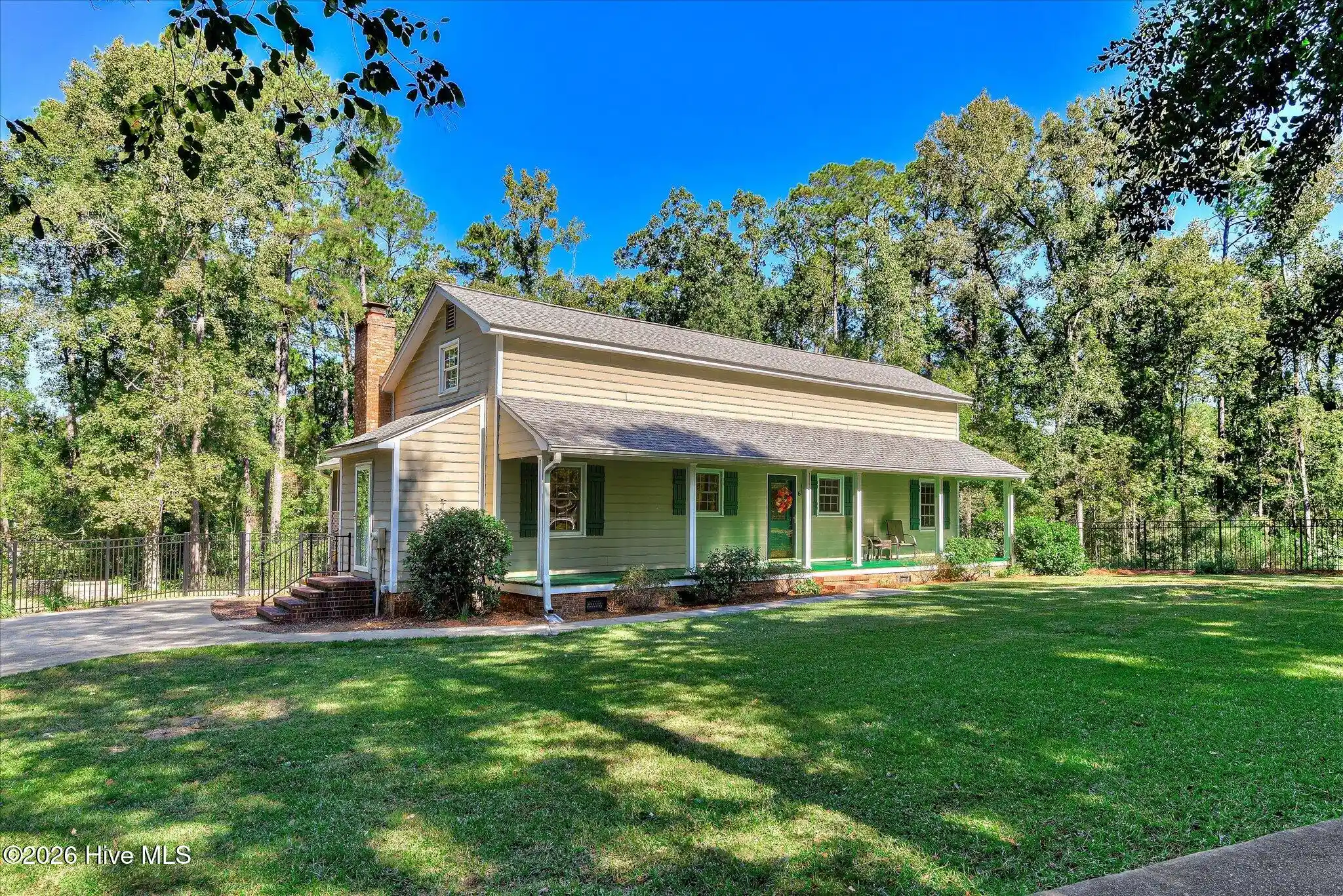 Photo 1 of Single family home for sale at 6 Gregory Ct, North Augusta, SC 29860 | MLS# 100612004 | Listing updated on 2026-10-23
