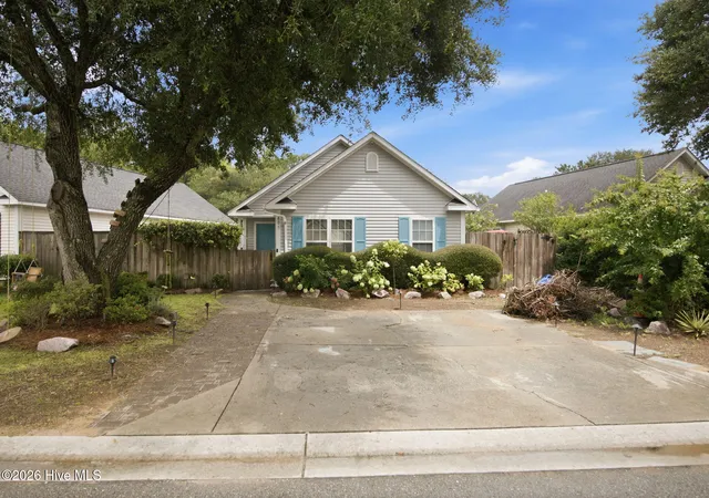 Photo 2 of Single family home for sale at 805 Southern Charm Dr, Wilmington, NC 28412 | MLS# 100594259 | Listing updated on 2026-09-21