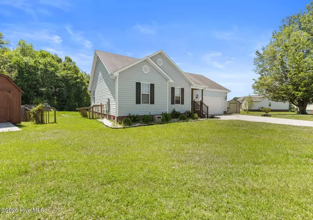 Photo 3 of Single family home for sale at 402 Kant Pl, Jacksonville, NC 28540 | MLS# 100580621 | Listing updated on 2026-09-05