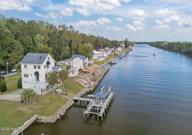 Photo 3 of Single family home for sale at 850 Sea Gate Dr, Newport, NC 28570 | MLS# 100600007 | Listing updated on 2026-09-01