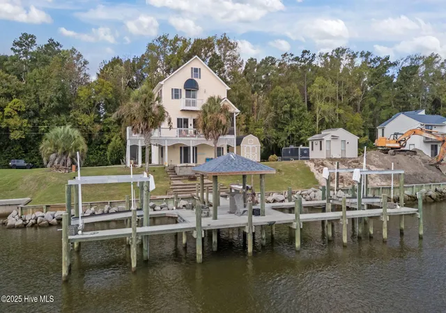 Photo 4 of Single family home for sale at 850 Sea Gate Dr, Newport, NC 28570 | MLS# 100600007 | Listing updated on 2026-09-01
