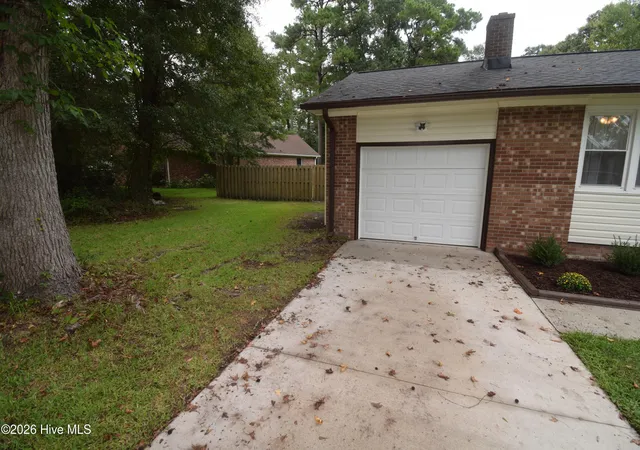Photo 4 of Single family home for sale at 1005 Stillwood Cir, Jacksonville, NC 28540 | MLS# 100599626 | Listing updated on 2026-09-15