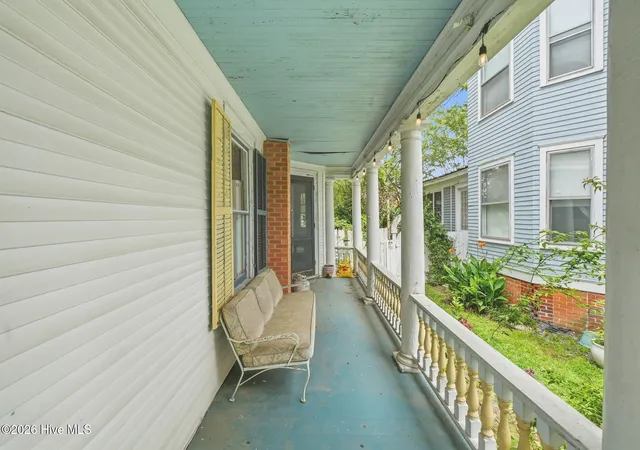 Photo 3 of Single family home for sale at 700 W Main St, Elizabeth City, NC 27909 | MLS# 100594211 | Listing updated on 2026-09-29
