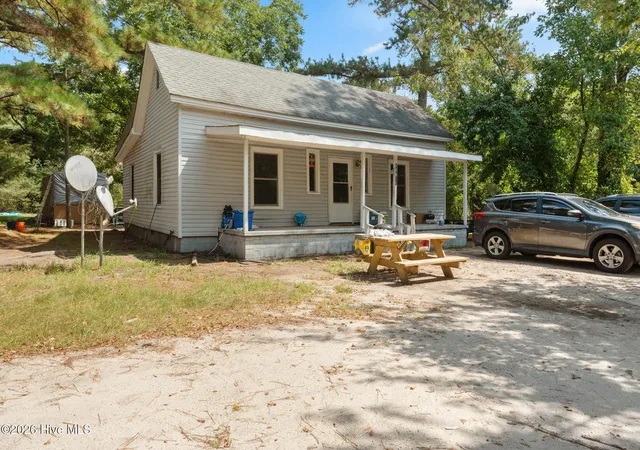 Photo 2 of Single family home for sale at 10581 Turnpike Rd, Laurinburg, NC 28352 | MLS# 100594243 | Listing updated on 2026-08-18