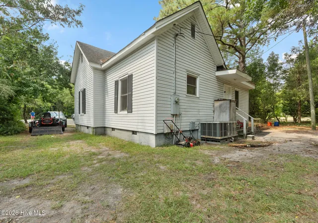 Photo 3 of Single family home for sale at 10581 Turnpike Rd, Laurinburg, NC 28352 | MLS# 100594243 | Listing updated on 2026-08-18