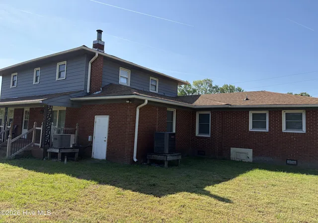 Photo 3 of Single family home for sale at 310 Greenfield Blvd, Greenville, NC 27834 | MLS# 100571092 | Listing updated on 2026-08-18