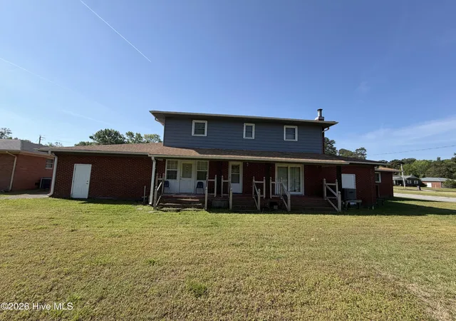 Photo 4 of Single family home for sale at 310 Greenfield Blvd, Greenville, NC 27834 | MLS# 100571092 | Listing updated on 2026-08-18