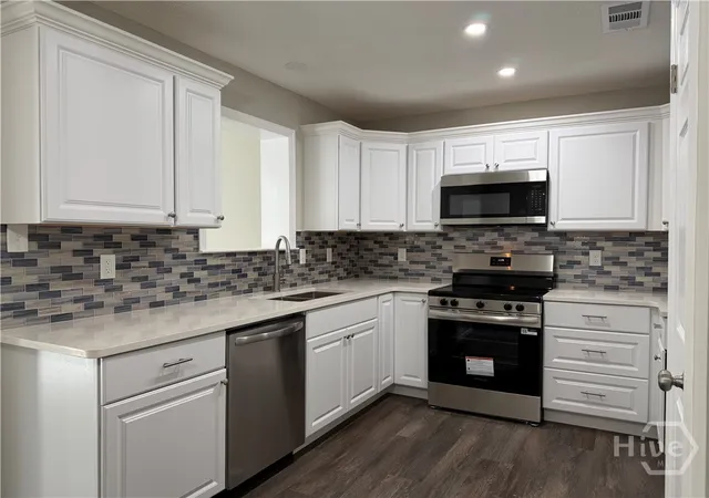 Photo 3 of Single family home for sale at 215 Pinecrest Pl, Pooler, GA 31322 | MLS# SA353346 | Listing updated on 2026-09-03