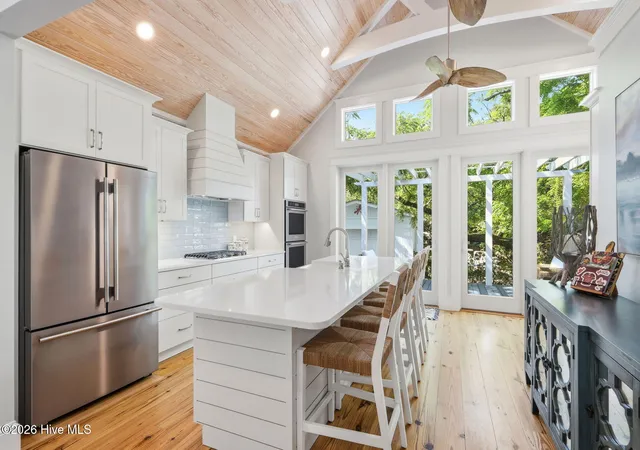 Photo 4 of Single family home for sale at 910 Ann St, Beaufort, NC 28516 | MLS# 100575261 | Listing updated on 2026-08-18