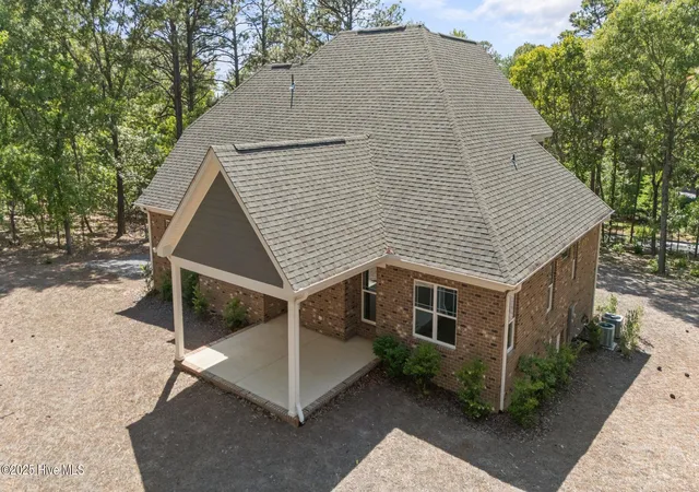 Homes for sale in West End, NC | 225 Lakeway Dr, West End, NC 27376 | MLS# 100506577