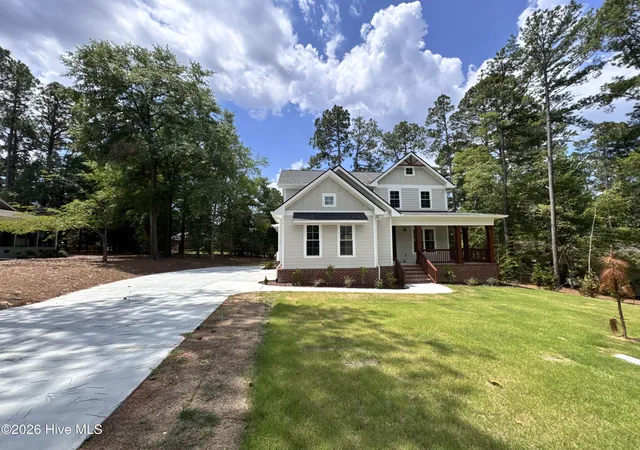 Homes for sale in Pinehurst, NC | 2 Bob O Link Rd, Pinehurst, NC 28374 | MLS# 100518759