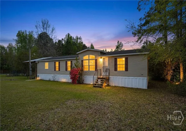 Homes for sale in Pembroke, GA | 1298 Lee Rd, Pembroke, GA 31321 | MLS# SA351672