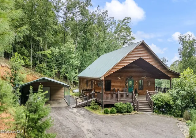 Photo 3 of Single family home for sale at 380 Bear Trl, Murphy, NC 28906 | MLS# 100589696 | Listing updated on 2026-08-18