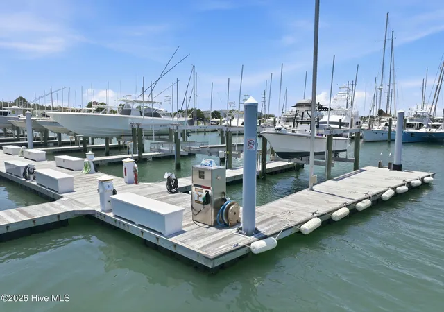 Photo 3 of House for sale at 101 Cedar St, Beaufort, NC 28516 | MLS# 100583562 | Listing updated on 2026-07-17
