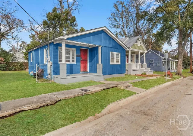 Photo 2 of Single family home for sale at 1513 Vine St, Savannah, GA 31401 | MLS# SA346530 | Listing updated on 2026-07-07