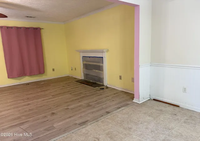 Photo 3 of Single family home for sale at 302 Silkweed Ct, Wilmington, NC 28405 | MLS# 100584254 | Listing updated on 2026-09-16