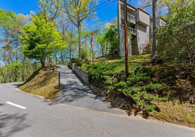 Photo 3 of Single family home for sale at 1240 Village Rd, Murphy, NC 28906 | MLS# 98544450 | Listing updated on 2026-08-18