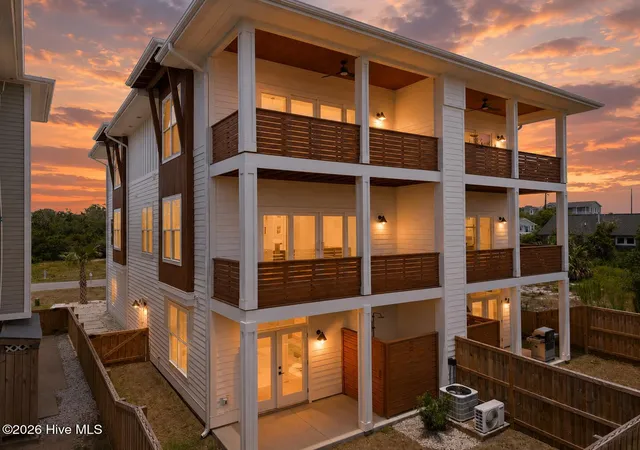 3rd image of 321 Fifth Ave S, Kure Beach, NC 28449