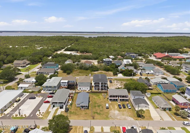 2nd image of 321 Fifth Ave S, Kure Beach, NC 28449