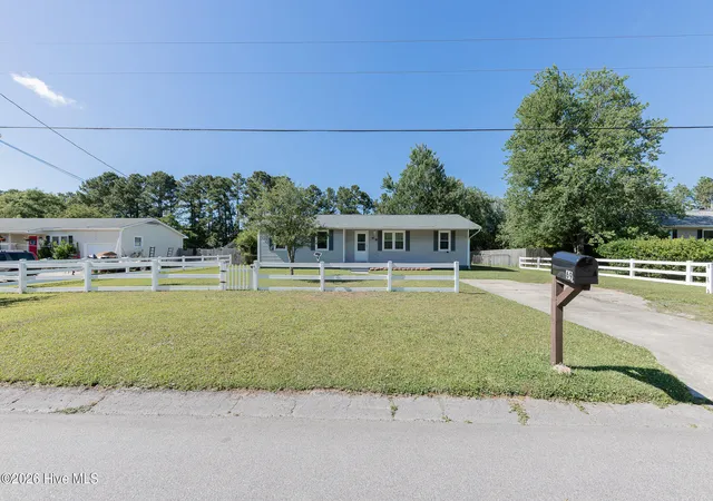 Homes for sale in Hubert, NC | 69 Sanders Dr, Hubert, NC 28539 | MLS# 100578274