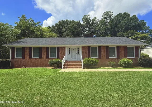 Photo 2 of Single family home for sale at 114 Eastover Ave, Clinton, NC 28328 | MLS# 100596515 | Listing updated on 2026-09-21