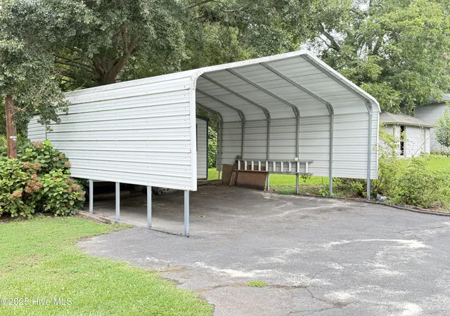 Homes for sale in Mount Olive, NC | 617 N Church St St, Mount Olive, NC 28365 | MLS# 100525291