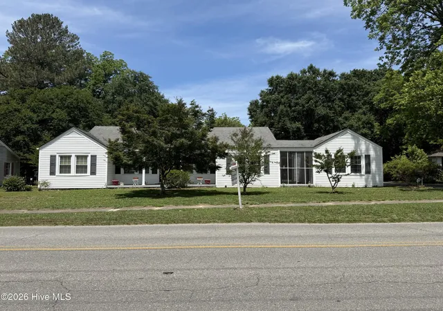 Homes for sale in Mount Olive, NC | 617 N Church St St, Mount Olive, NC 28365 | MLS# 100525291