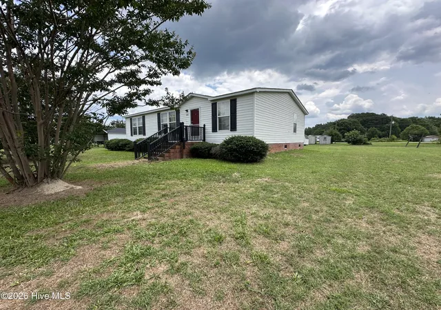 Photo 3 of Manufactured home for sale at 113 Carlyle Askew Dr, Ahoskie, NC 27910 | MLS# 100584681 | Listing updated on 2026-10-01