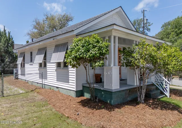 1st image of 800 Mulberry St, Beaufort, NC 28516 | MLS# 100574765