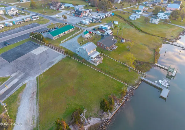 Photo 2 of Single family home for sale at 252 Shell Rock Landing Rd, Hubert, NC 28539 | MLS# 100564102 | Listing updated on 2026-08-25