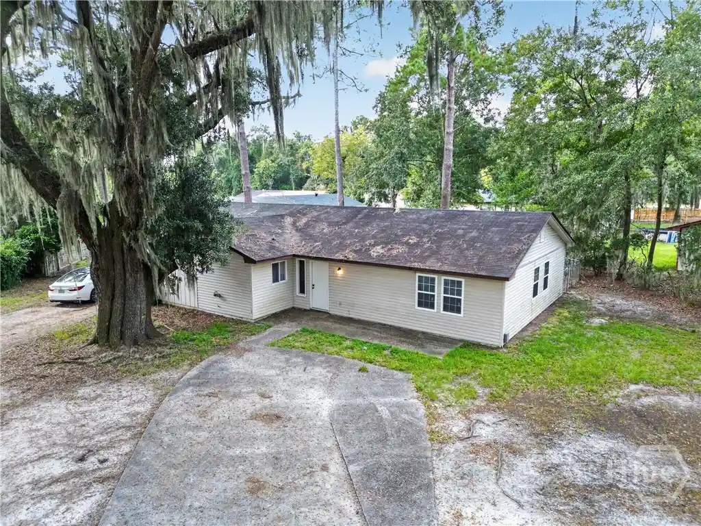 Single family home for sale at 131 Cherokee Cir, Hinesville, GA 31313 | MLS# SA366866 | Listing updated on 2026-10-31